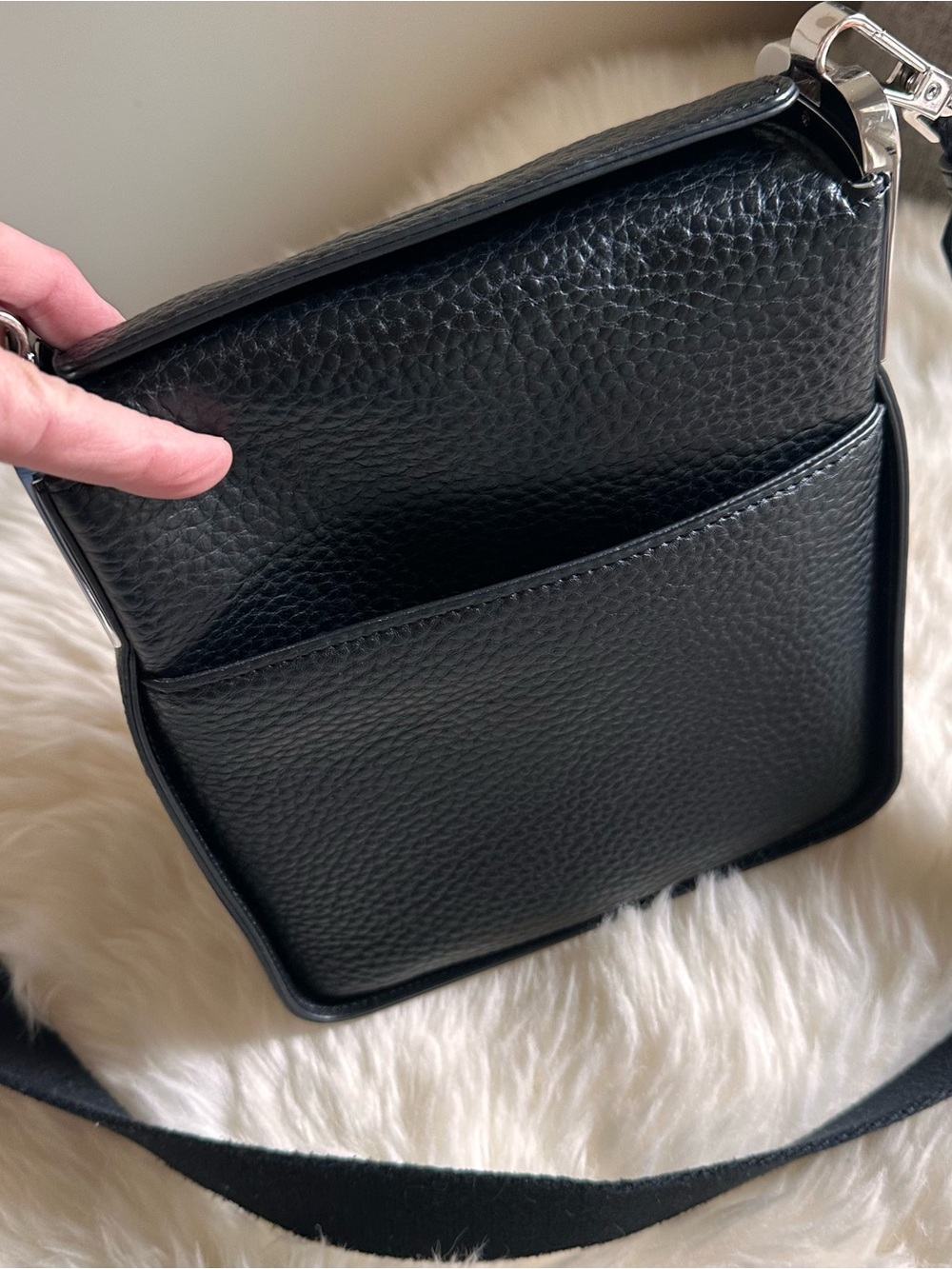 Calvin Klein Fay mini crossbody black - Picture 13 of 14